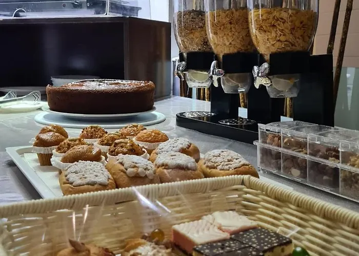 Отель Saturday 4*